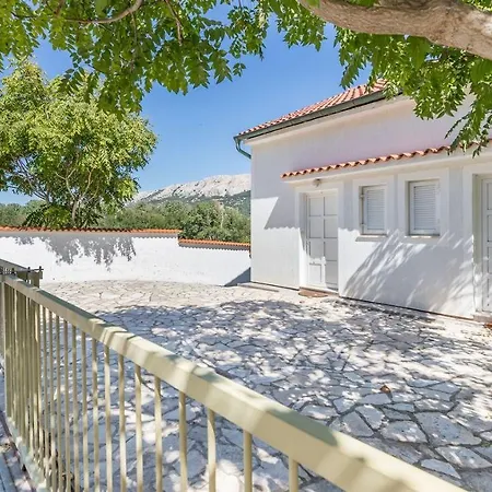 Grosse Terrasse Mit Meerblick, 200 Meter Holiday home Baska (Krk)