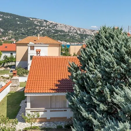 Grosse Terrasse Mit Meerblick, 200 Meter * Baska (Krk)