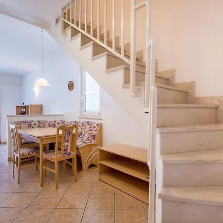 Grosse Terrasse Mit Meerblick, 200 Meter *