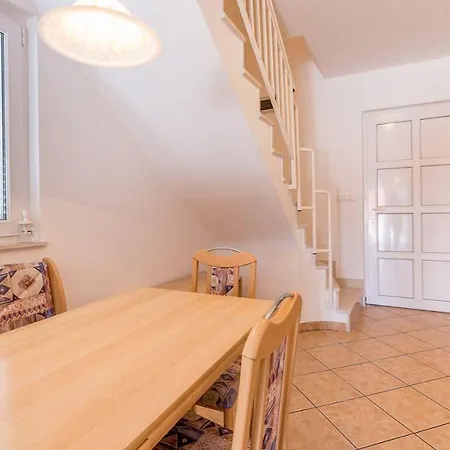 Сasa de vacaciones Grosse Terrasse Mit Meerblick, 200 Meter Baška