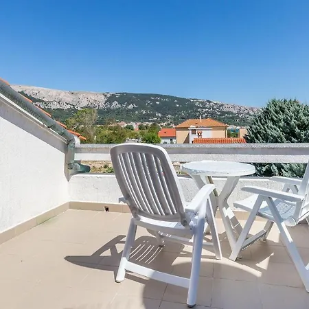 Grosse Terrasse Mit Meerblick, 200 Meter