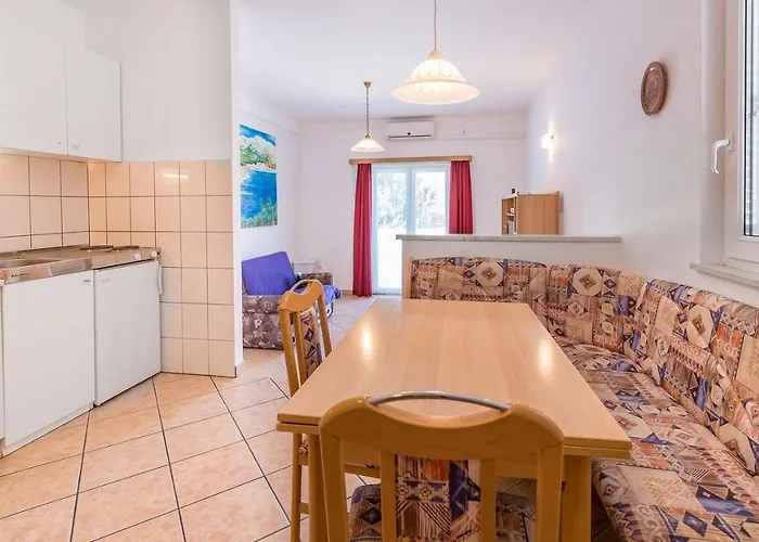 Grosse Terrasse Mit Meerblick, 200 Meter