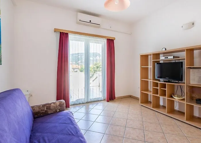 Grosse Terrasse Mit Meerblick, 200 Meter Casa de Férias Baška