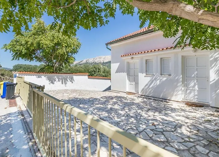 Grosse Terrasse Mit Meerblick, 200 Meter Casa de Férias Baška